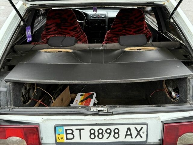 Белый ВАЗ 2108, объемом двигателя 1.5 л и пробегом 150 тыс. км за 800 $, фото 6 на Automoto.ua