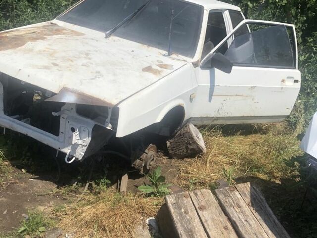 Белый ВАЗ 2108, объемом двигателя 1.5 л и пробегом 200 тыс. км за 350 $, фото 1 на Automoto.ua