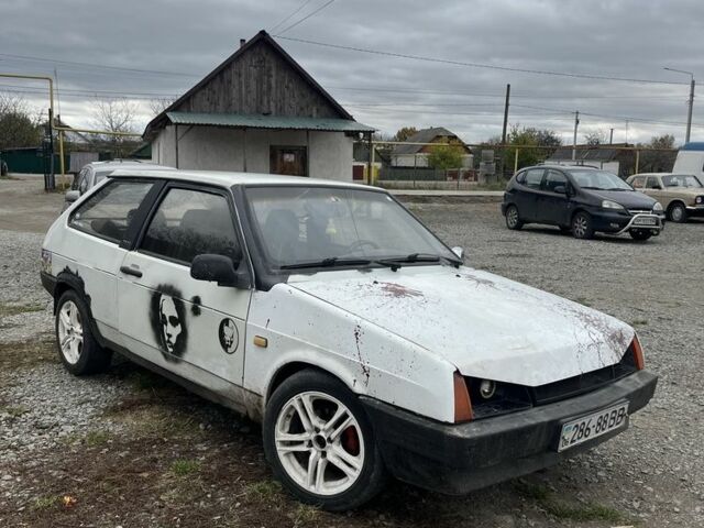 Белый ВАЗ 2108, объемом двигателя 0 л и пробегом 300 тыс. км за 1100 $, фото 4 на Automoto.ua