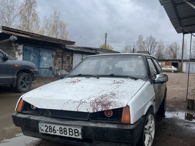 Белый ВАЗ 2108, объемом двигателя 0 л и пробегом 300 тыс. км за 1100 $, фото 1 на Automoto.ua