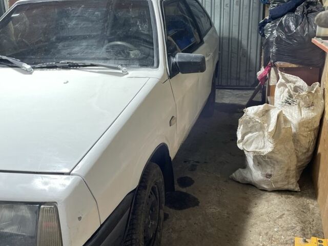 Белый ВАЗ 2108, объемом двигателя 1.5 л и пробегом 3 тыс. км за 712 $, фото 2 на Automoto.ua