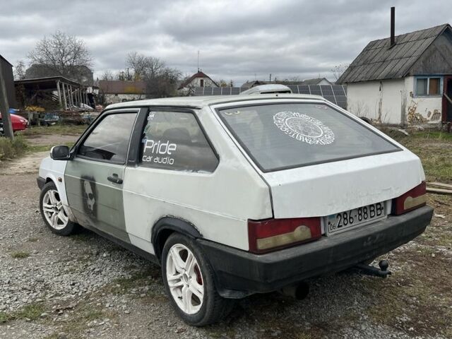 Белый ВАЗ 2108, объемом двигателя 0 л и пробегом 300 тыс. км за 1100 $, фото 2 на Automoto.ua