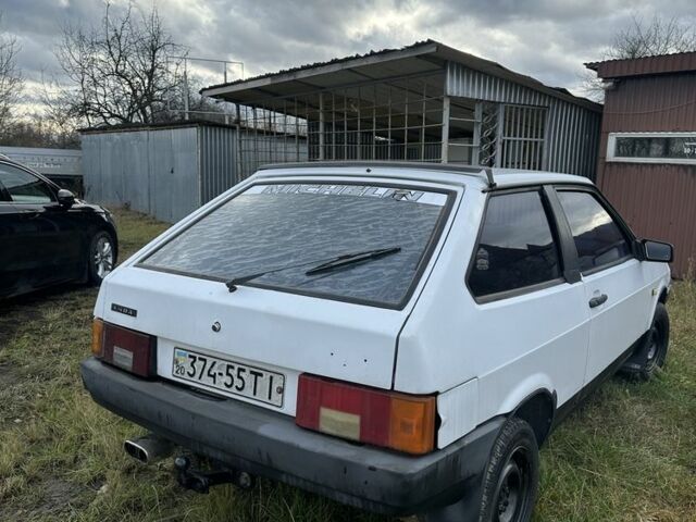 Белый ВАЗ 2108, объемом двигателя 0 л и пробегом 100 тыс. км за 400 $, фото 2 на Automoto.ua