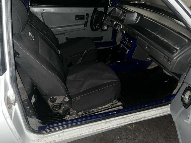 Белый ВАЗ 2108, объемом двигателя 1.3 л и пробегом 120 тыс. км за 600 $, фото 5 на Automoto.ua