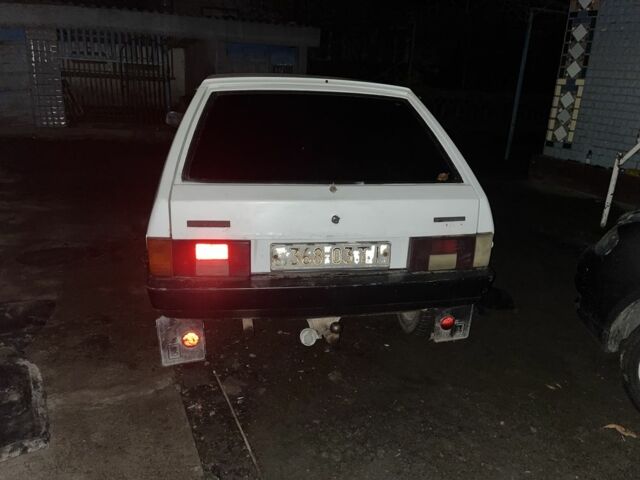 Белый ВАЗ 2108, объемом двигателя 1.3 л и пробегом 120 тыс. км за 600 $, фото 2 на Automoto.ua