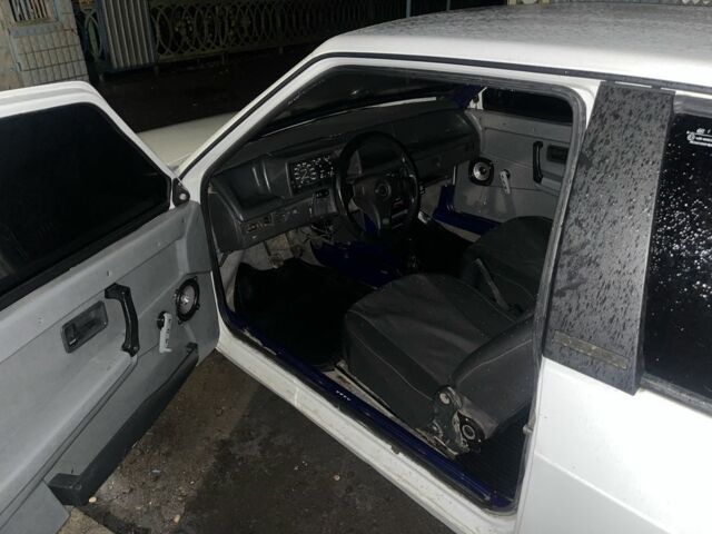 Белый ВАЗ 2108, объемом двигателя 1.3 л и пробегом 120 тыс. км за 600 $, фото 4 на Automoto.ua