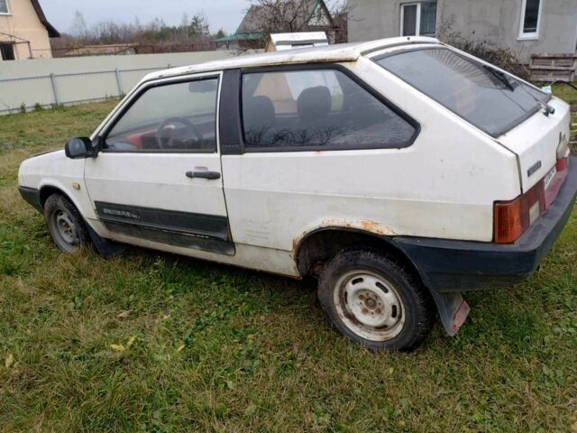 Белый ВАЗ 2108, объемом двигателя 10 л и пробегом 15 тыс. км за 357 $, фото 1 на Automoto.ua