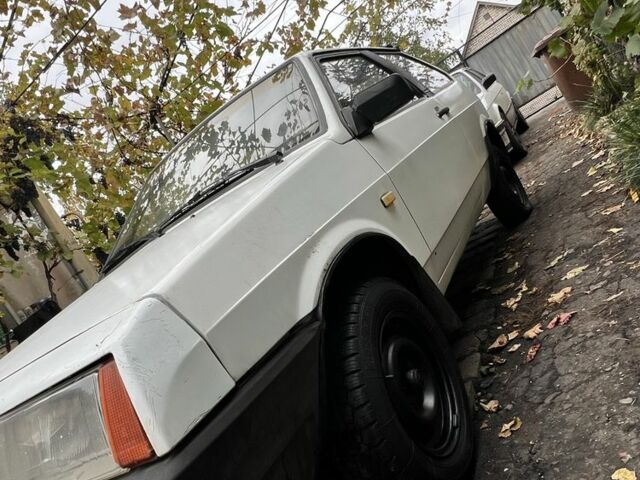 Белый ВАЗ 2108, объемом двигателя 1.5 л и пробегом 100 тыс. км за 766 $, фото 2 на Automoto.ua