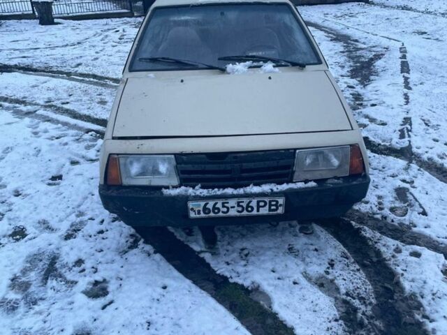 Белый ВАЗ 2108, объемом двигателя 1.5 л и пробегом 42 тыс. км за 900 $, фото 4 на Automoto.ua