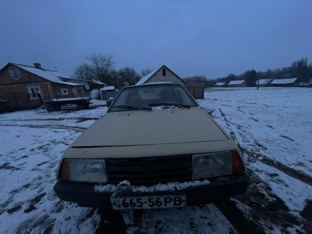 Белый ВАЗ 2108, объемом двигателя 1.5 л и пробегом 42 тыс. км за 900 $, фото 2 на Automoto.ua