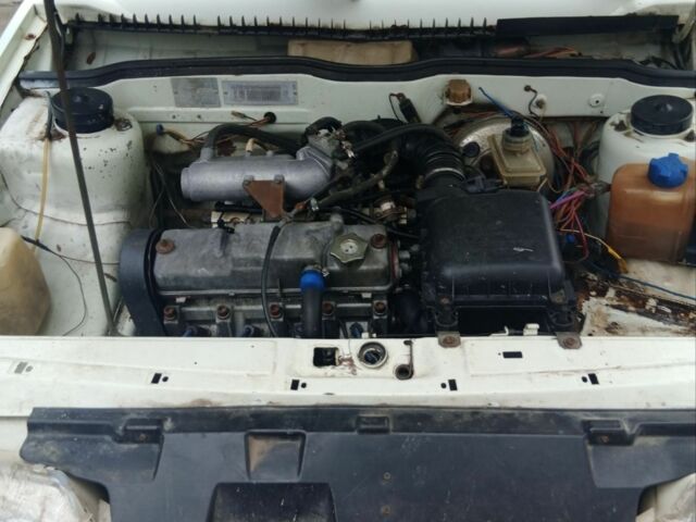 Белый ВАЗ 2108, объемом двигателя 0 л и пробегом 200 тыс. км за 500 $, фото 5 на Automoto.ua