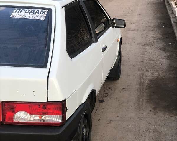 Белый ВАЗ 2108, объемом двигателя 1.1 л и пробегом 130 тыс. км за 1500 $, фото 4 на Automoto.ua