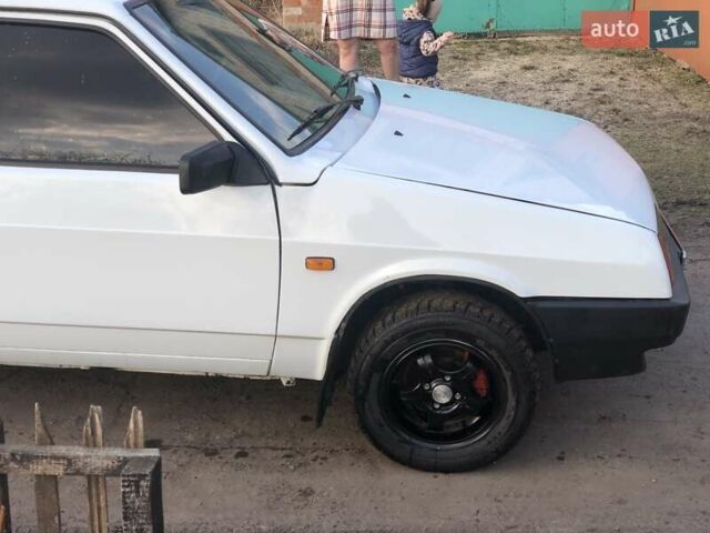 Белый ВАЗ 2108, объемом двигателя 1.1 л и пробегом 130 тыс. км за 1500 $, фото 3 на Automoto.ua