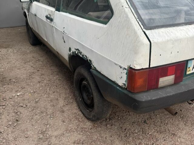 Белый ВАЗ 2108, объемом двигателя 1.5 л и пробегом 200 тыс. км за 400 $, фото 2 на Automoto.ua