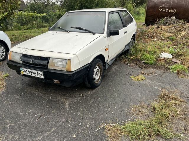 Белый ВАЗ 2108, объемом двигателя 0 л и пробегом 200 тыс. км за 350 $, фото 1 на Automoto.ua