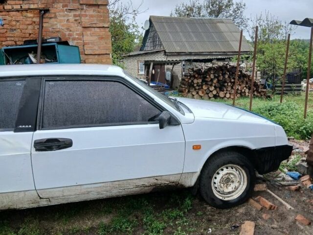 Белый ВАЗ 2108, объемом двигателя 1 л и пробегом 350 тыс. км за 700 $, фото 4 на Automoto.ua