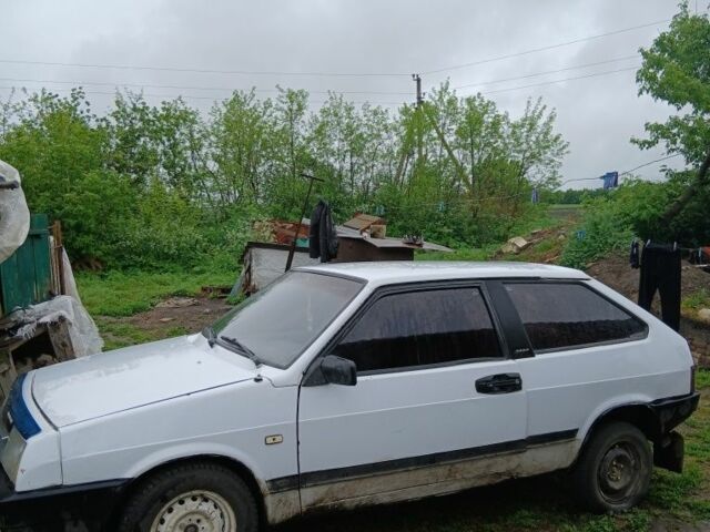 Белый ВАЗ 2108, объемом двигателя 1 л и пробегом 350 тыс. км за 700 $, фото 2 на Automoto.ua
