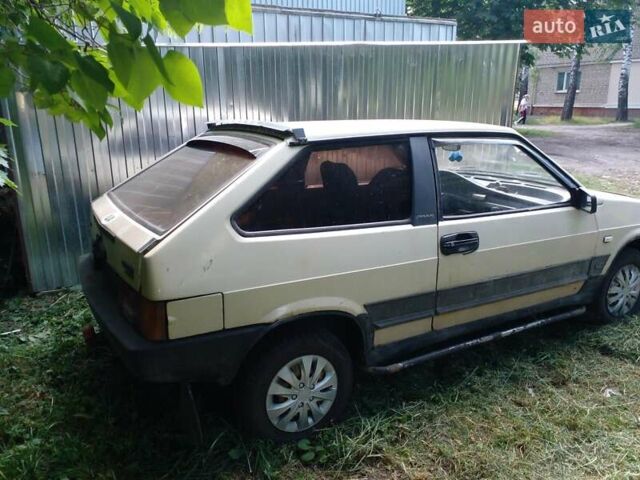 Бежевый ВАЗ 2108, объемом двигателя 1.3 л и пробегом 200 тыс. км за 900 $, фото 3 на Automoto.ua