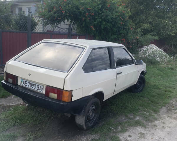 Бежевый ВАЗ 2108, объемом двигателя 1.29 л и пробегом 328 тыс. км за 850 $, фото 5 на Automoto.ua