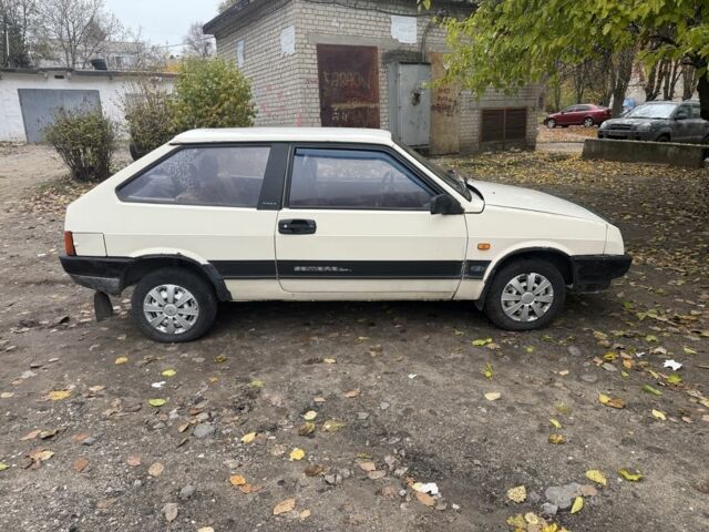 Бежевый ВАЗ 2108, объемом двигателя 1.3 л и пробегом 200 тыс. км за 900 $, фото 4 на Automoto.ua