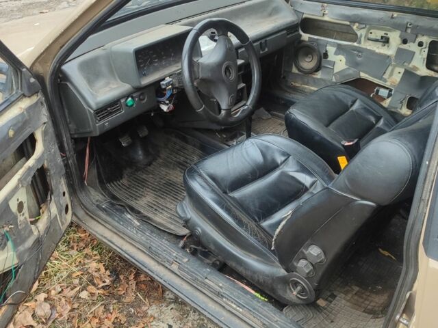 Бежевый ВАЗ 2108, объемом двигателя 1.3 л и пробегом 200 тыс. км за 406 $, фото 3 на Automoto.ua