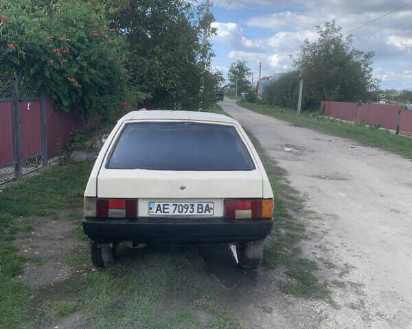 Бежевый ВАЗ 2108, объемом двигателя 1.29 л и пробегом 328 тыс. км за 850 $, фото 4 на Automoto.ua