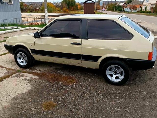 Бежевый ВАЗ 2108, объемом двигателя 1.1 л и пробегом 300 тыс. км за 1400 $, фото 3 на Automoto.ua