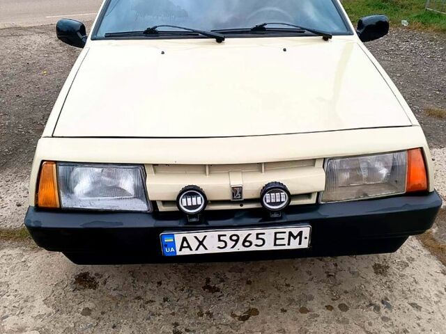Бежевый ВАЗ 2108, объемом двигателя 1.1 л и пробегом 300 тыс. км за 1400 $, фото 1 на Automoto.ua