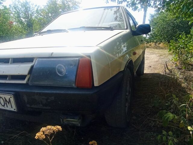 Бежевый ВАЗ 2108, объемом двигателя 1.3 л и пробегом 260 тыс. км за 1051 $, фото 2 на Automoto.ua