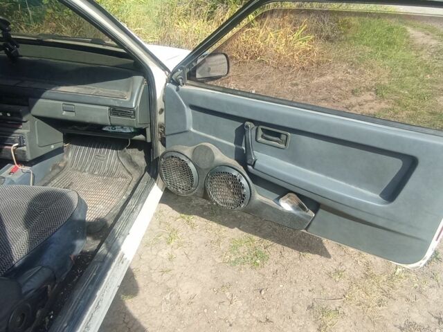 Бежевый ВАЗ 2108, объемом двигателя 1.3 л и пробегом 260 тыс. км за 1051 $, фото 5 на Automoto.ua