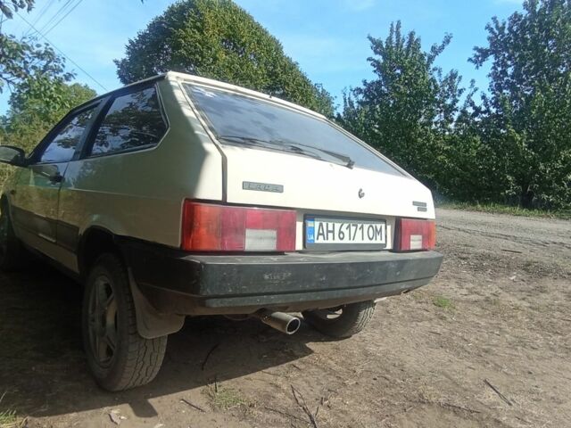 Бежевый ВАЗ 2108, объемом двигателя 1.3 л и пробегом 260 тыс. км за 1051 $, фото 4 на Automoto.ua