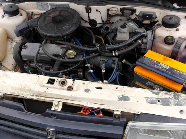 Бежевый ВАЗ 2108, объемом двигателя 1.5 л и пробегом 100 тыс. км за 900 $, фото 4 на Automoto.ua