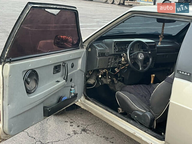 Бежевый ВАЗ 2108, объемом двигателя 1.5 л и пробегом 229 тыс. км за 1250 $, фото 8 на Automoto.ua