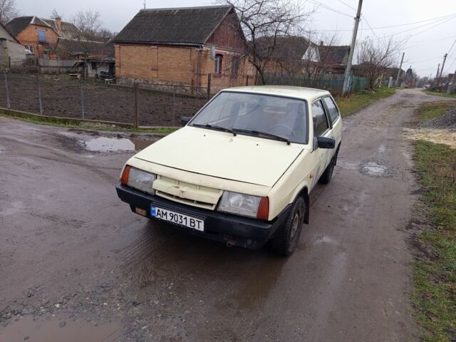 Бежевый ВАЗ 2108, объемом двигателя 1.3 л и пробегом 200 тыс. км за 391 $, фото 1 на Automoto.ua