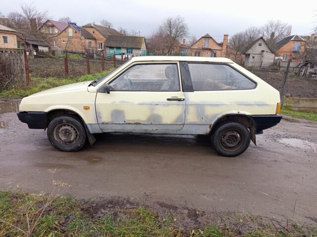 Бежевый ВАЗ 2108, объемом двигателя 1.3 л и пробегом 200 тыс. км за 391 $, фото 3 на Automoto.ua