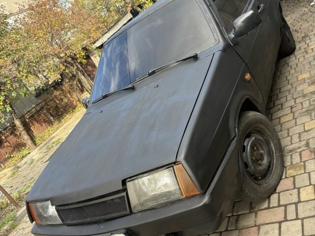 Черный ВАЗ 2108, объемом двигателя 1.3 л и пробегом 300 тыс. км за 500 $, фото 1 на Automoto.ua