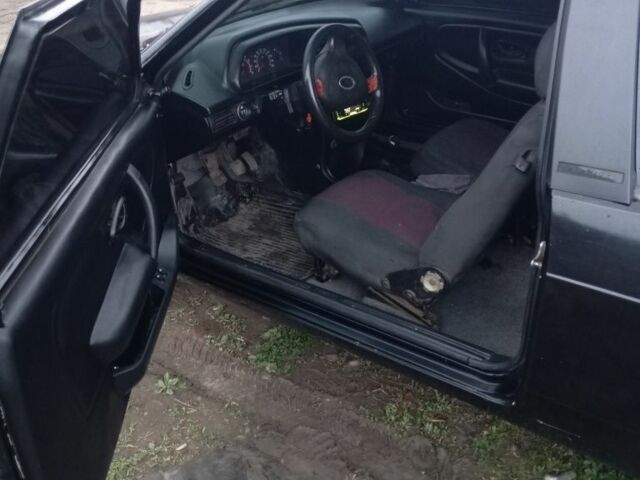 Черный ВАЗ 2108, объемом двигателя 1.5 л и пробегом 300 тыс. км за 950 $, фото 4 на Automoto.ua