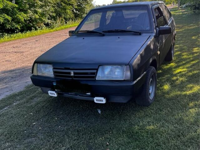 Черный ВАЗ 2108, объемом двигателя 1.3 л и пробегом 190 тыс. км за 900 $, фото 2 на Automoto.ua