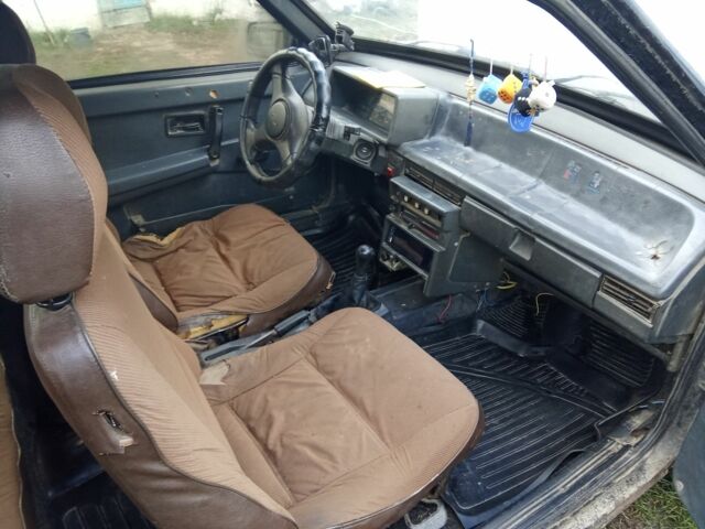 Черный ВАЗ 2108, объемом двигателя 1.5 л и пробегом 369 тыс. км за 577 $, фото 2 на Automoto.ua