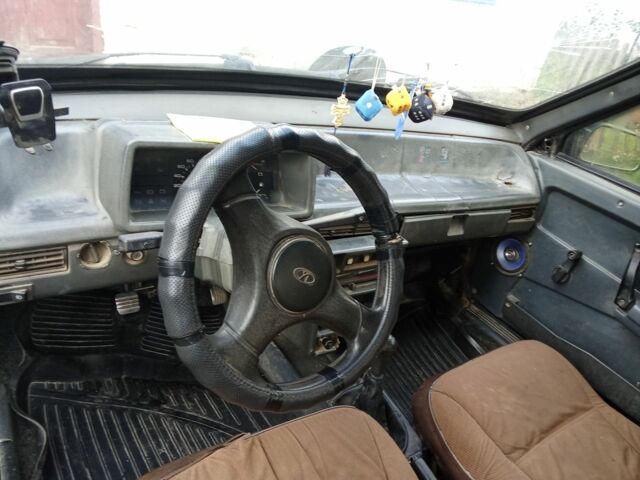 Черный ВАЗ 2108, объемом двигателя 1.5 л и пробегом 369 тыс. км за 577 $, фото 5 на Automoto.ua