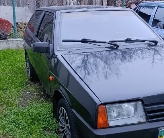 Черный ВАЗ 2108, объемом двигателя 0 л и пробегом 100 тыс. км за 400 $, фото 1 на Automoto.ua