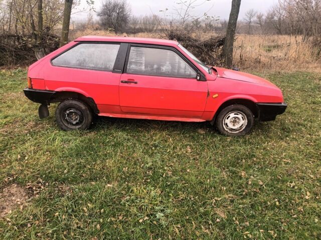 Красный ВАЗ 2108, объемом двигателя 1.5 л и пробегом 80 тыс. км за 600 $, фото 1 на Automoto.ua