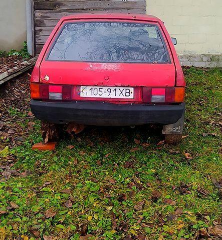 Красный ВАЗ 2108, объемом двигателя 1.5 л и пробегом 100 тыс. км за 400 $, фото 2 на Automoto.ua