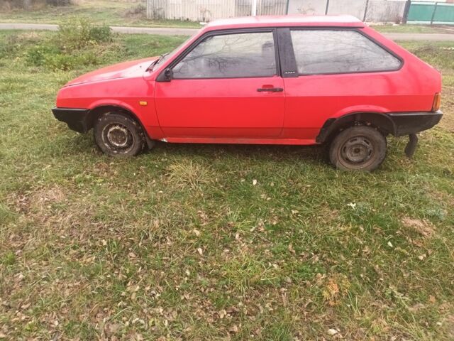 Красный ВАЗ 2108, объемом двигателя 1.5 л и пробегом 80 тыс. км за 600 $, фото 2 на Automoto.ua