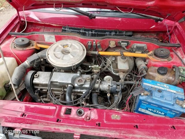 Красный ВАЗ 2108, объемом двигателя 1.3 л и пробегом 100 тыс. км за 913 $, фото 9 на Automoto.ua