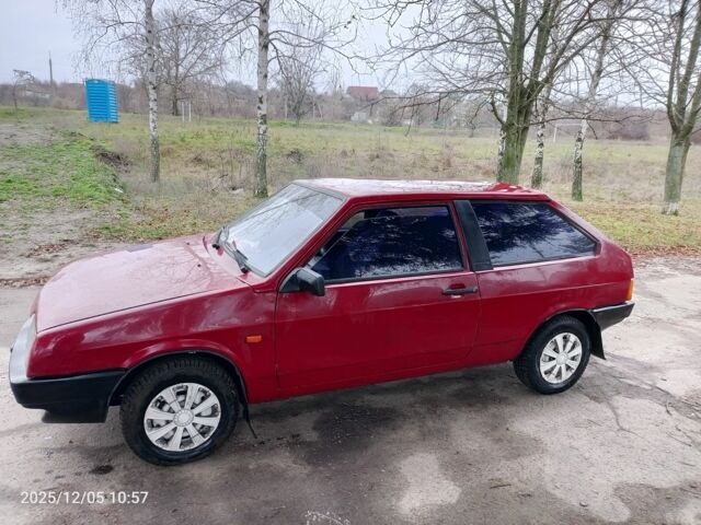 Красный ВАЗ 2108, объемом двигателя 1.3 л и пробегом 100 тыс. км за 913 $, фото 2 на Automoto.ua