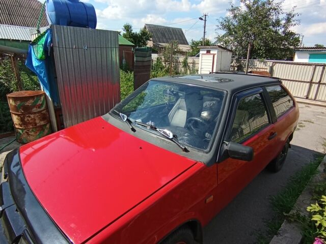 Красный ВАЗ 2108, объемом двигателя 1.3 л и пробегом 300 тыс. км за 1100 $, фото 1 на Automoto.ua