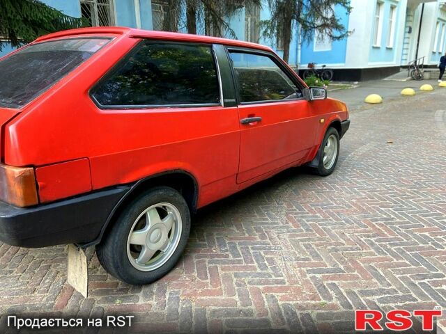Красный ВАЗ 2108, объемом двигателя 1.5 л и пробегом 200 тыс. км за 650 $, фото 1 на Automoto.ua