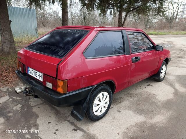 Красный ВАЗ 2108, объемом двигателя 1.3 л и пробегом 100 тыс. км за 913 $, фото 4 на Automoto.ua