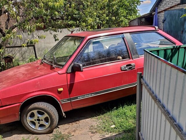 Красный ВАЗ 2108, объемом двигателя 1.5 л и пробегом 355 тыс. км за 550 $, фото 3 на Automoto.ua